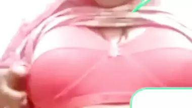 Cheating chubby wife topless viral video calling lover