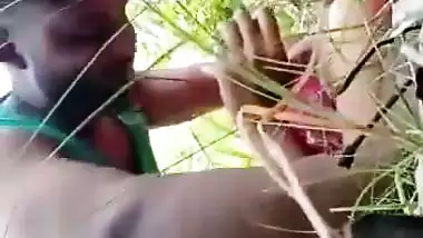 Trapping desi village girl and fucking her outdoor MMS