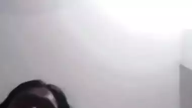 MILF in glasses fingering her horny pussy in nude call