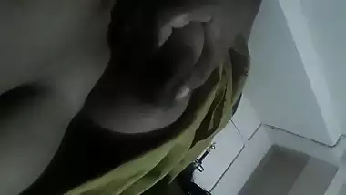 Telugu wife boobs selfie MMS video – Andhra nude show