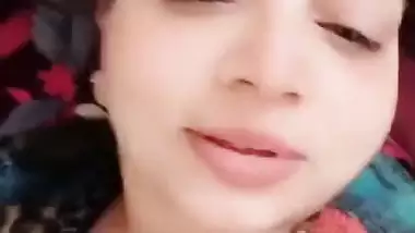 Desi lady role play and naked fingering video