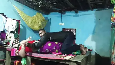 Village bhabhi Renuka sex affair Bengali homemade clip