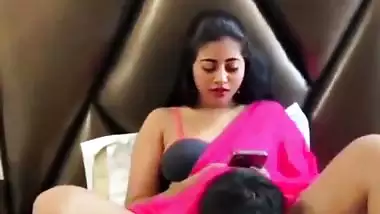 Gigolo licks slut Siya’s pussy in desi sex video