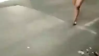 Indian nude MMS of a Kolkata slut walking naked on streets