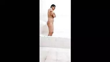 Pupu bachi honeymoon days foreplay in bathroom video