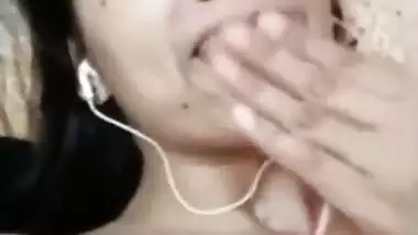 Desi porn of a naked Chennai girl masturbating on a video call