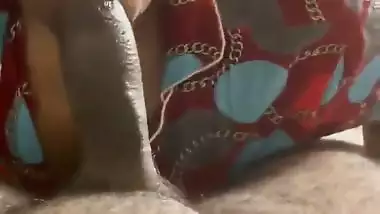 Mumbai girl gives an Indian blowjob to her roommate’s BF