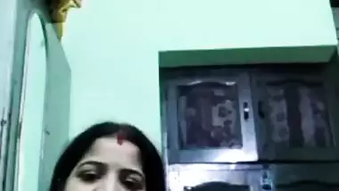 Milky boobs unsatisfied bhabhi viral nude show