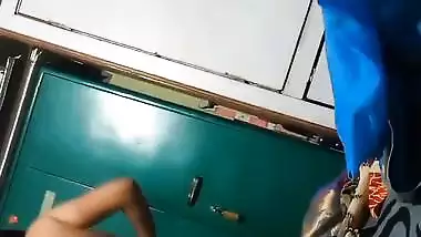 Hot mom dress change boobs show viral topless clip