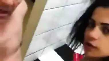 Delhi babe enjoys her sugar daddy’s dick in the Indian xxx