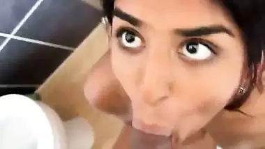 Sexy Chennai girl’s hot Tamil sex video from the bathroom