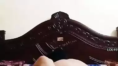 Desi wife pussy licking by husband friend xxx clip