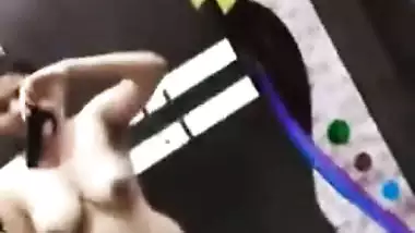 Sunday Janta Curfew nude selfie