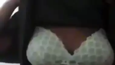 Horny girl shows boobs on video call to lover viral MMS