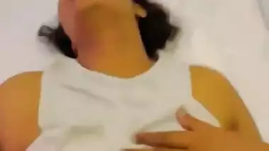 Famous Srilankan TV host fucking in hotel room viral sex