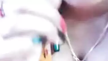 New Chamet video of desi girl in nighty showing nude figure